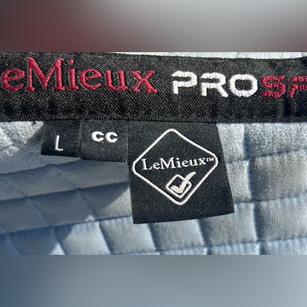 LeMieux Mist Close Contact Saddle Pad - Picture 4 of 4